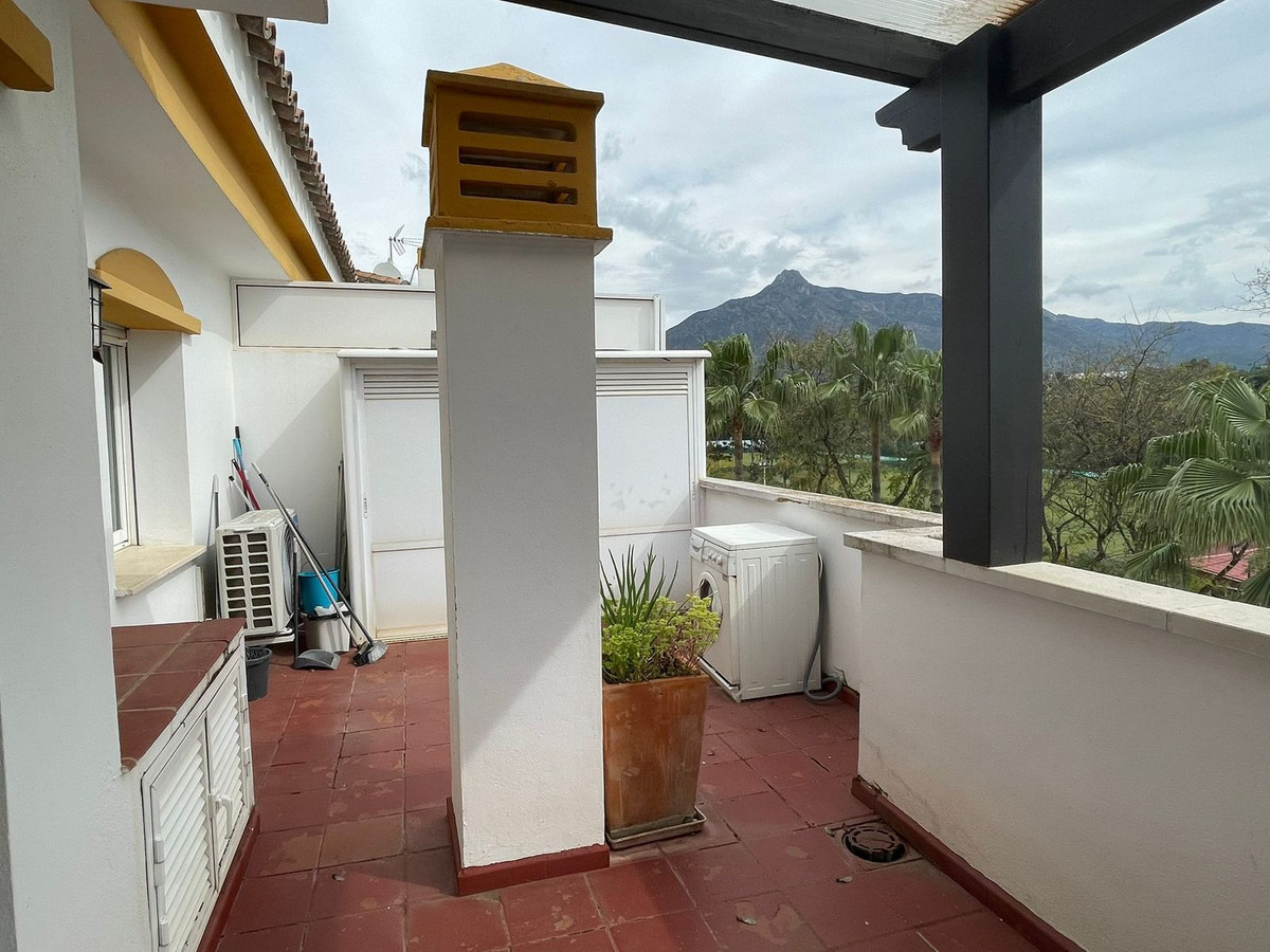 Ático de 2 Dormitorios en venta en Nueva Andalucía, Marbella