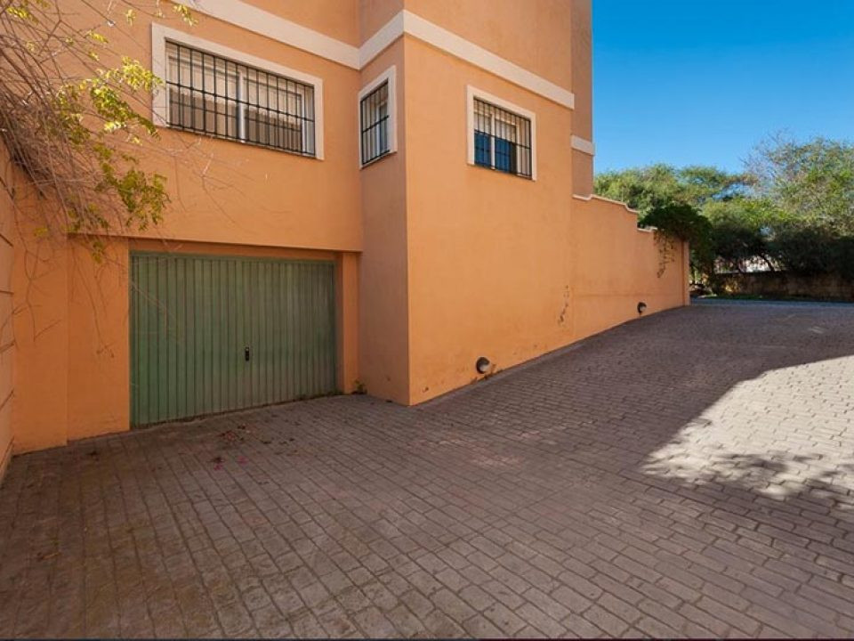Casa de 4 Dormitorios en venta en Cancelada, Estepona