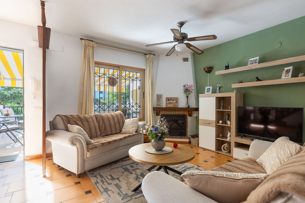 4 Bed - Townhouse for Sale in La Carihuela, Torremolinos