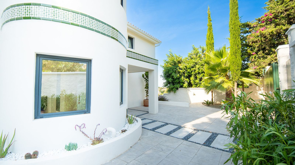 Casa de 5 Dormitorios y 4 Baños en alquiler vacacional en Estepona