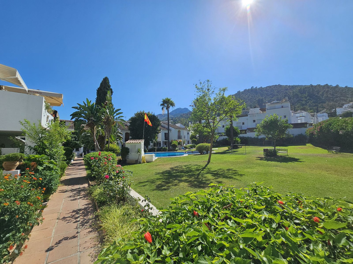 Casa Adosada de 3 Dormitorios y 3 Baños en venta en Benahavís
