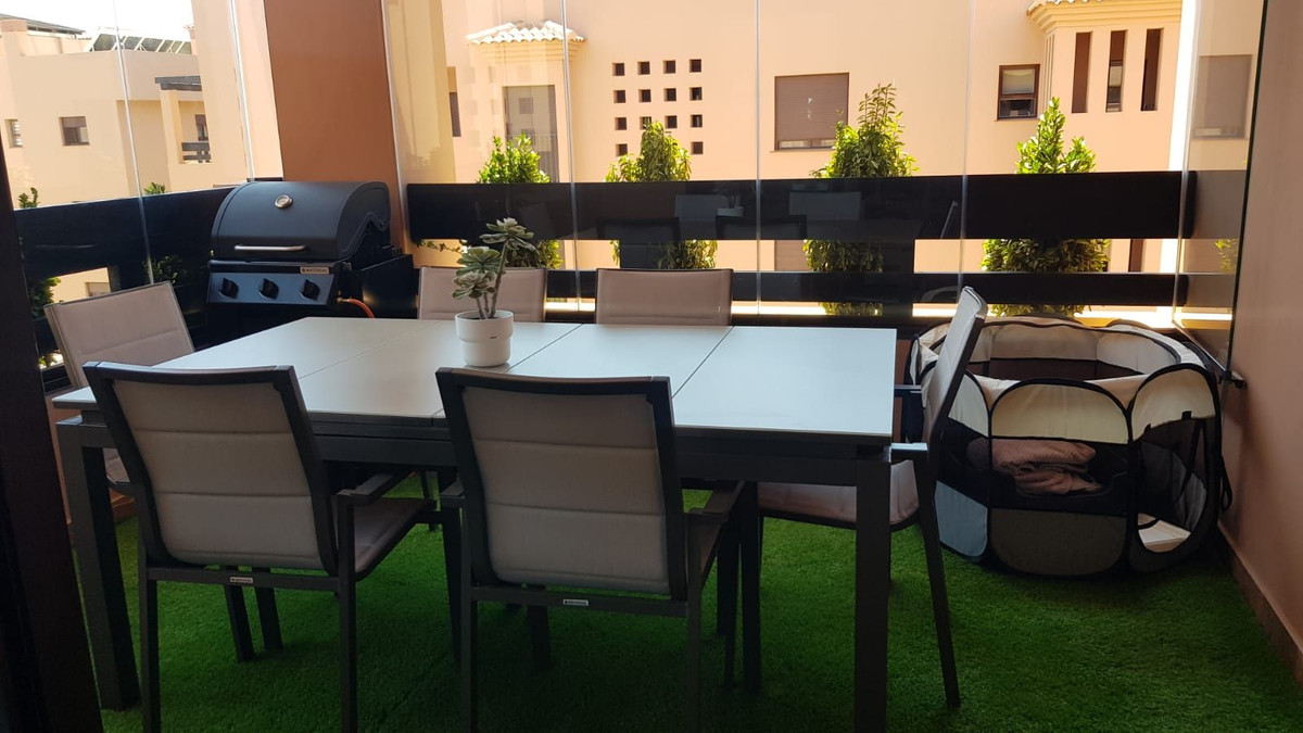 Piso de 4 Dormitorios y 2 Baños en venta en Benalmádena