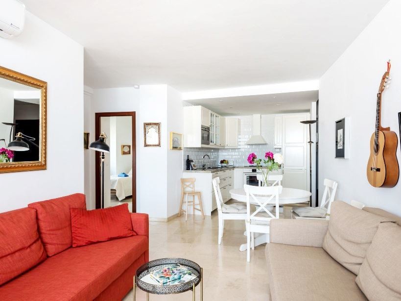 Piso de 2 Dormitorios en venta en La Alqueria, Estepona