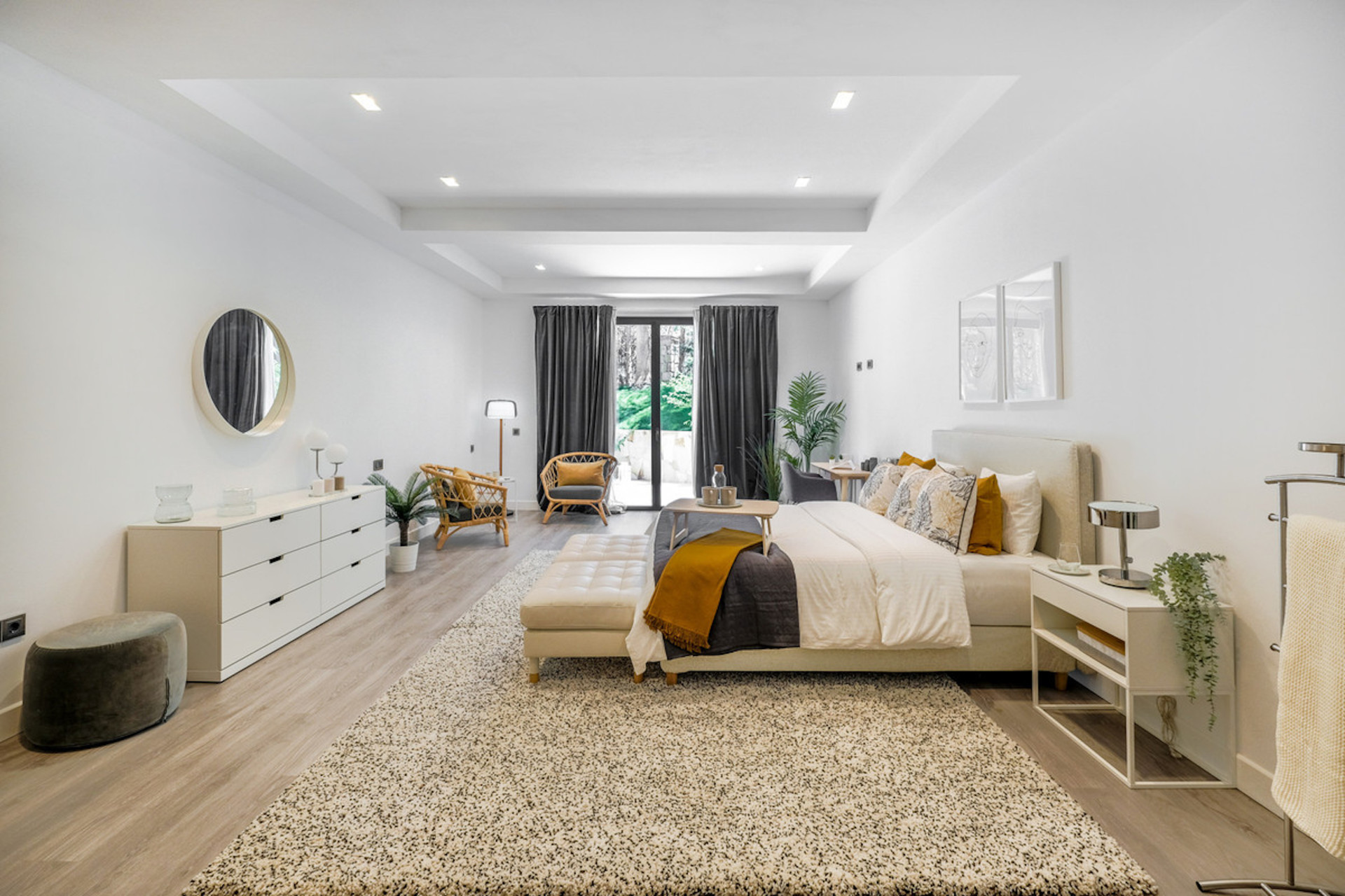 Casa de 10 Dormitorios y 20 Baños en venta en Nueva Andalucía, Marbella