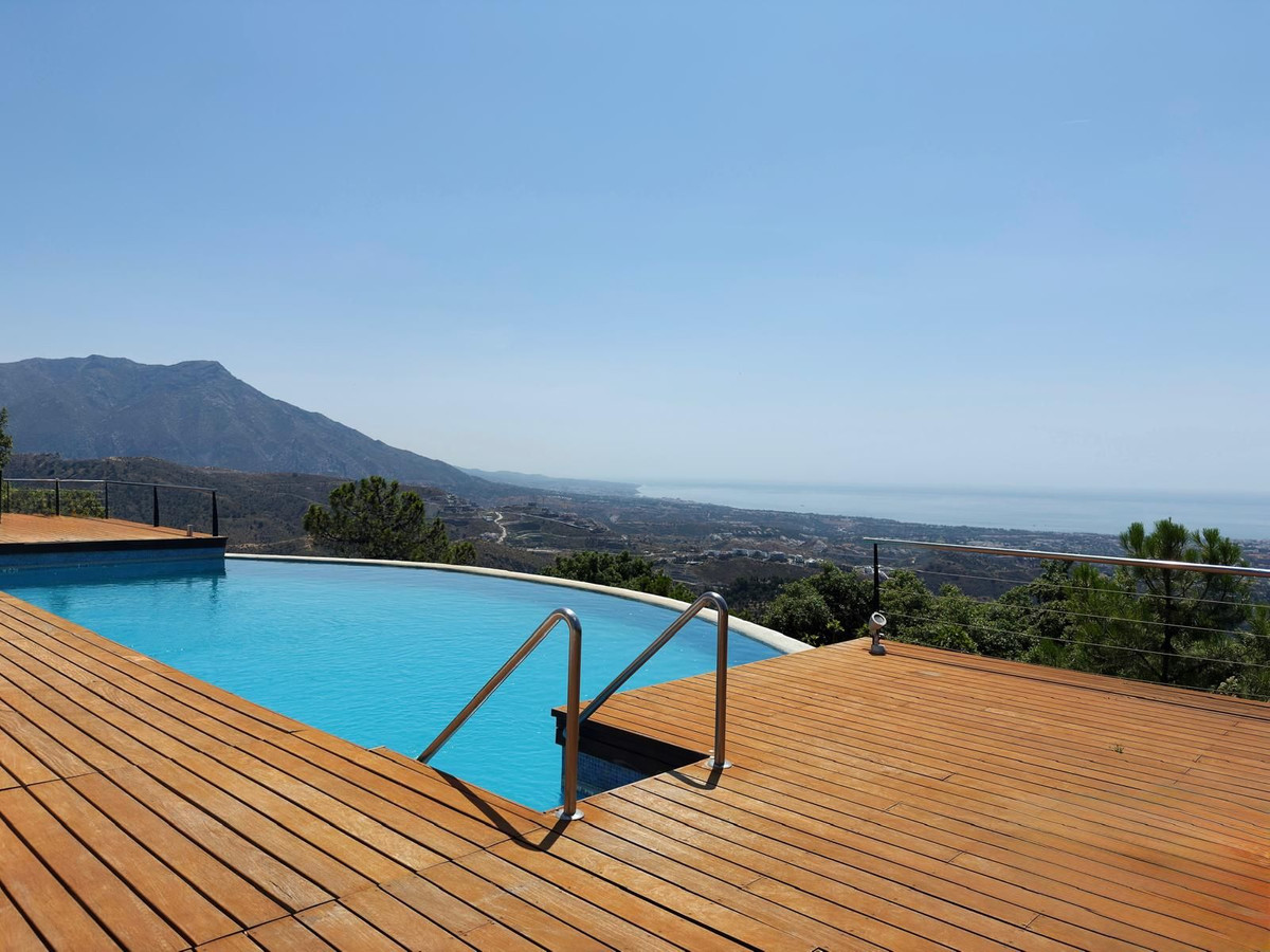 Casa de 5 Dormitorios en venta en La Zagaleta, Benahavís