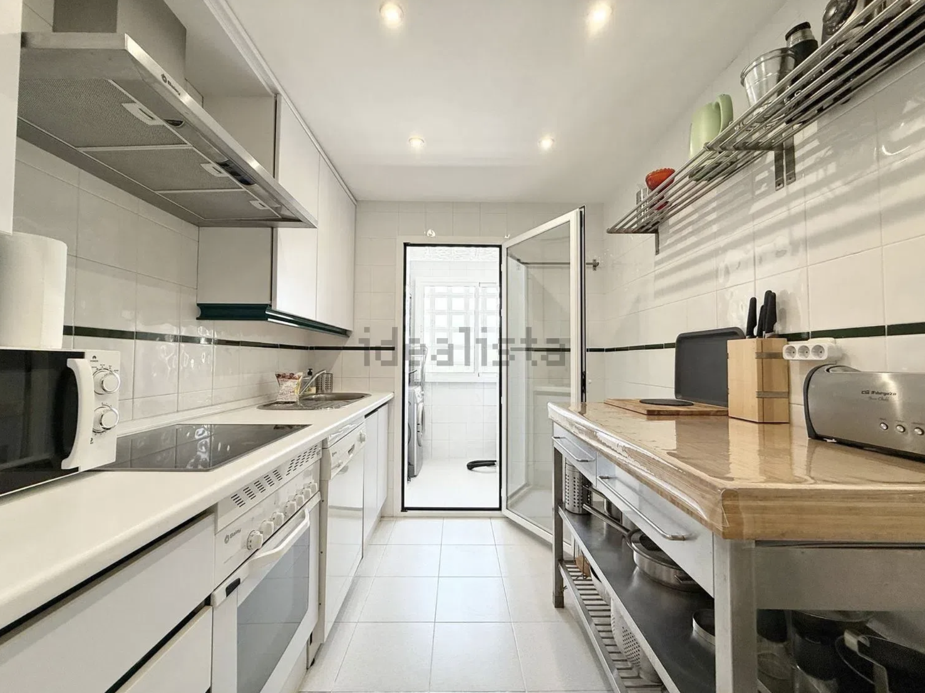 Piso de 3 Dormitorios y 3 Baños en alquiler en Nueva Andalucía, Marbella