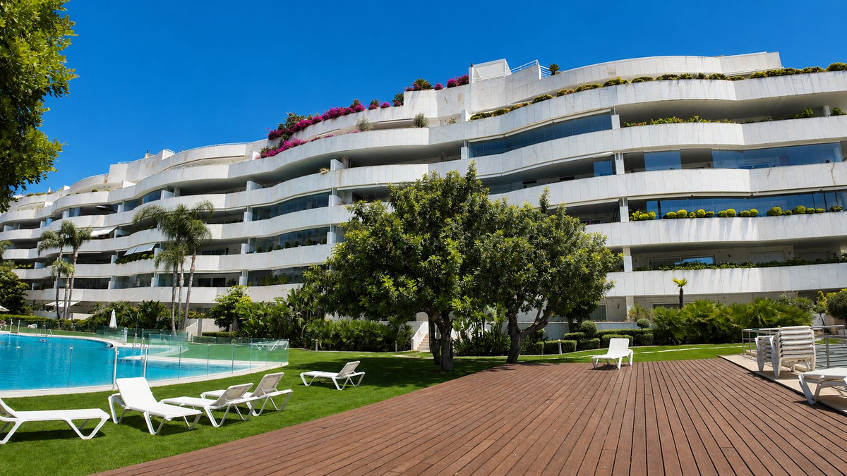 Ático de 4 Dormitorios y 4 Baños en venta en Puerto Banús