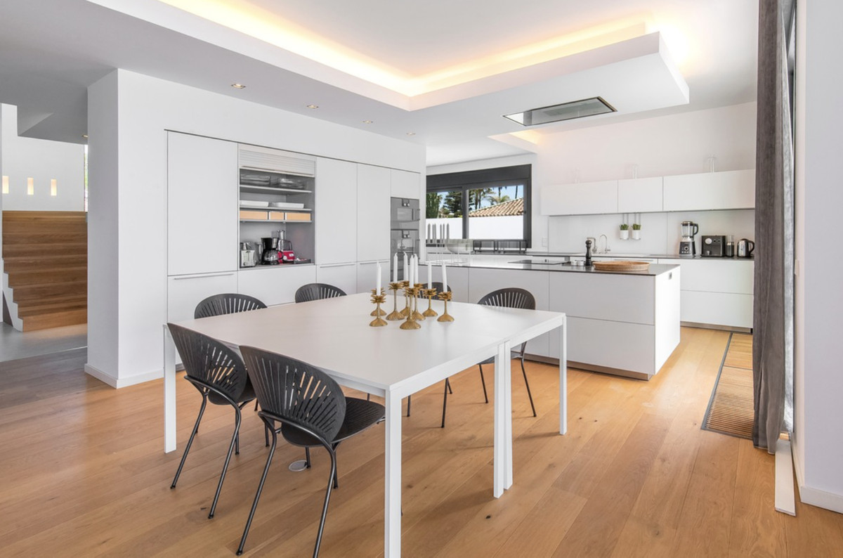 6 кровать 5 ванна Вилла для продажи в Costabella, Marbella
