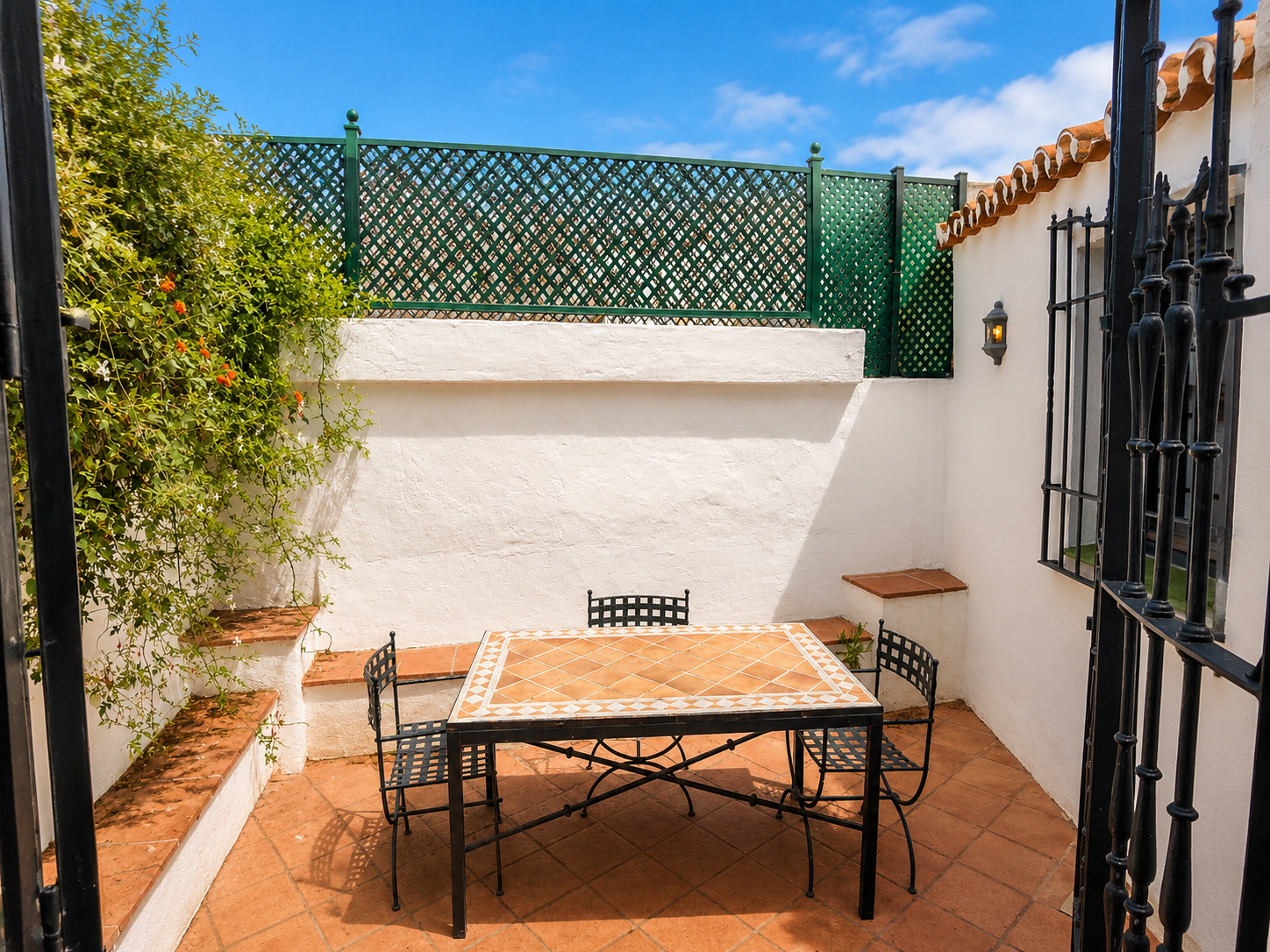 Casa Adosada de 3 Dormitorios y 4 Baños en venta en Guadalmina Baja, San Pedro de Alcántara
