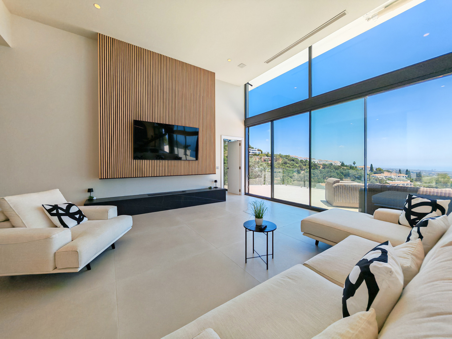 Casa de 4 Dormitorios en venta en Los Monteros, Marbella
