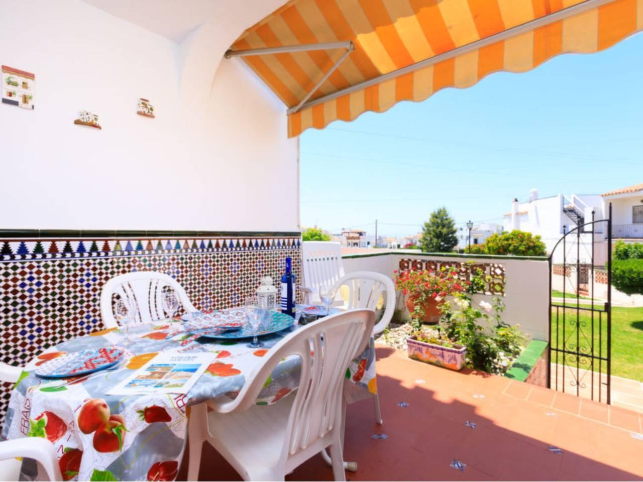 Casa Adosada de 3 Dormitorios en venta en Nerja