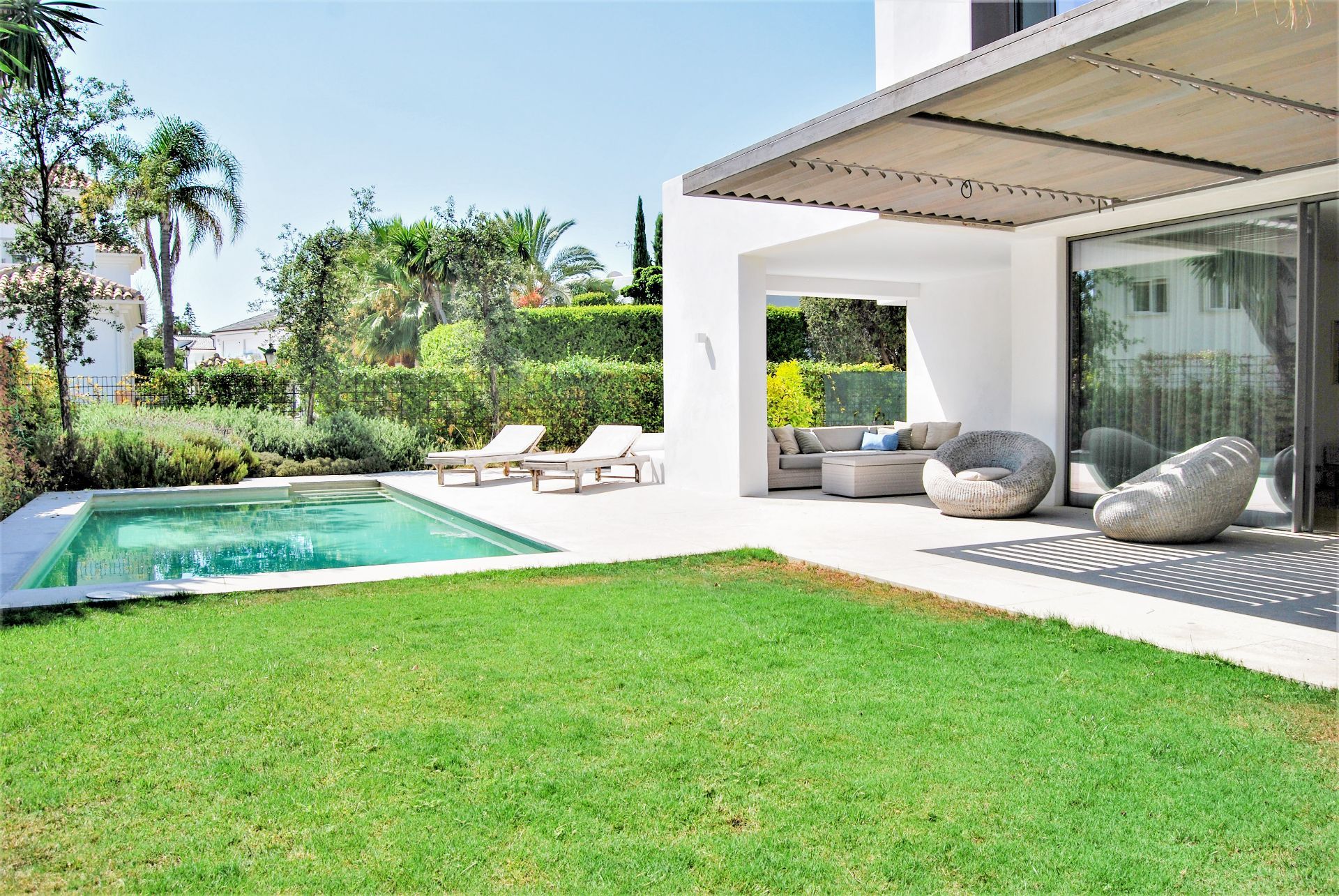 4 Bed, 5 Bath - Villa for Sale in Marbella Golden Mile