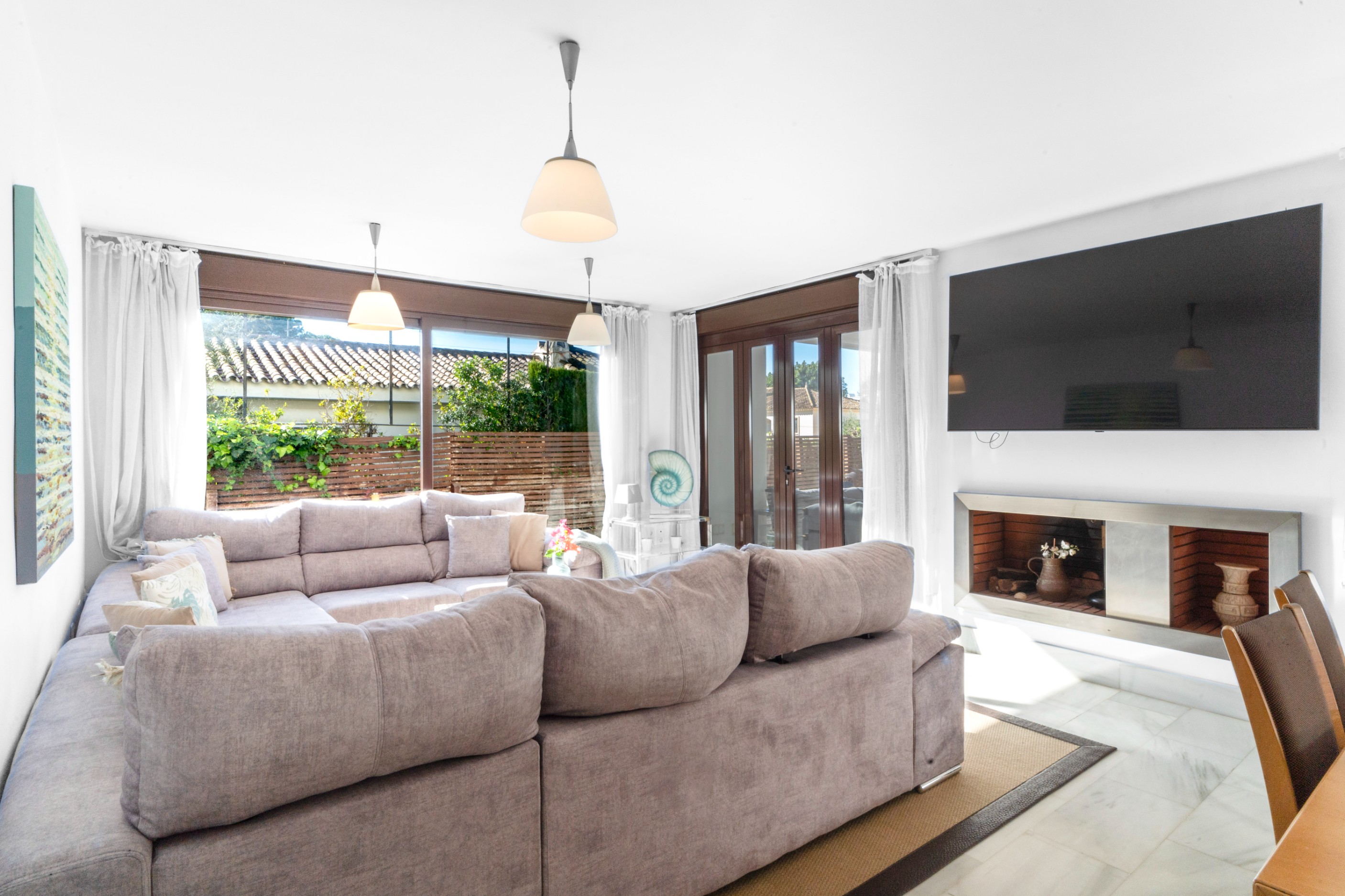 Casa de 7 Dormitorios en venta en Milla de Oro, Marbella