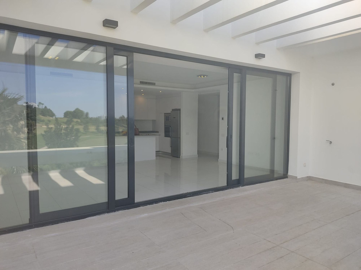Ático de 3 Dormitorios y 2 Baños en venta en Benahavís