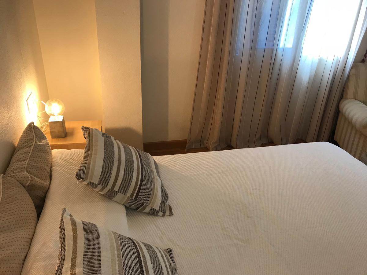 Piso de 1 Dormitorio y 1 Baño en venta en Calahonda