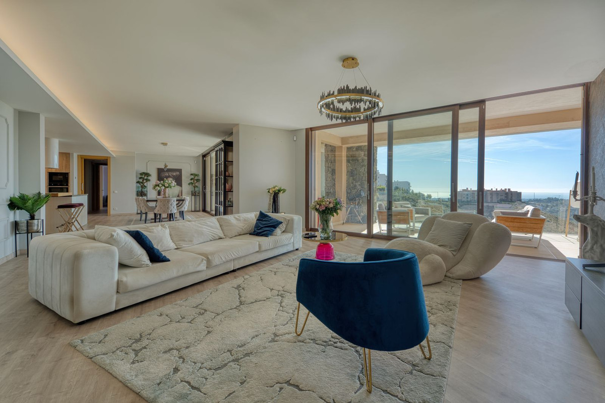 Piso de 4 Dormitorios y 4 Baños en venta en Benahavís