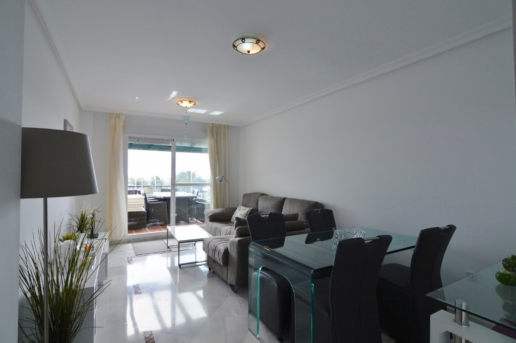 Ático de 2 Dormitorios en venta en Nueva Andalucía, Marbella