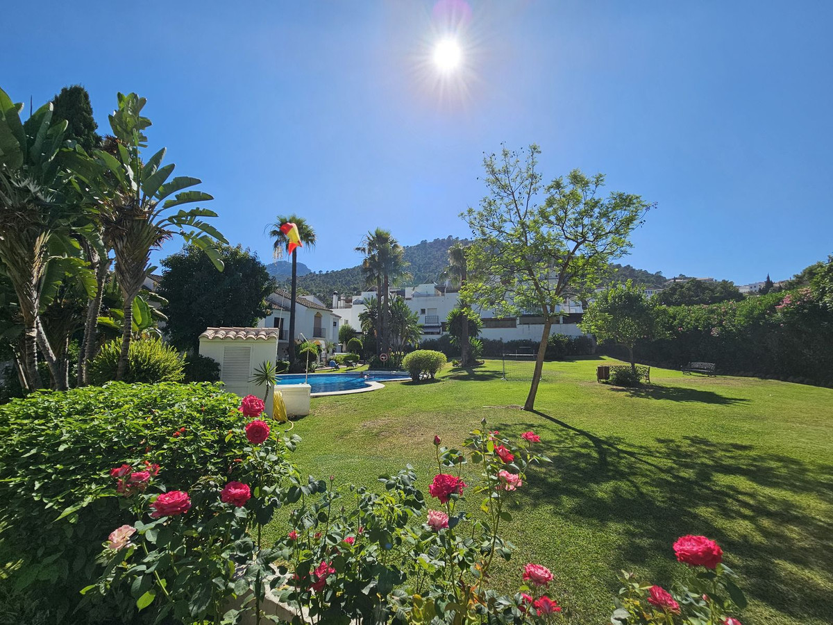 Casa Adosada de 3 Dormitorios y 3 Baños en venta en Benahavís