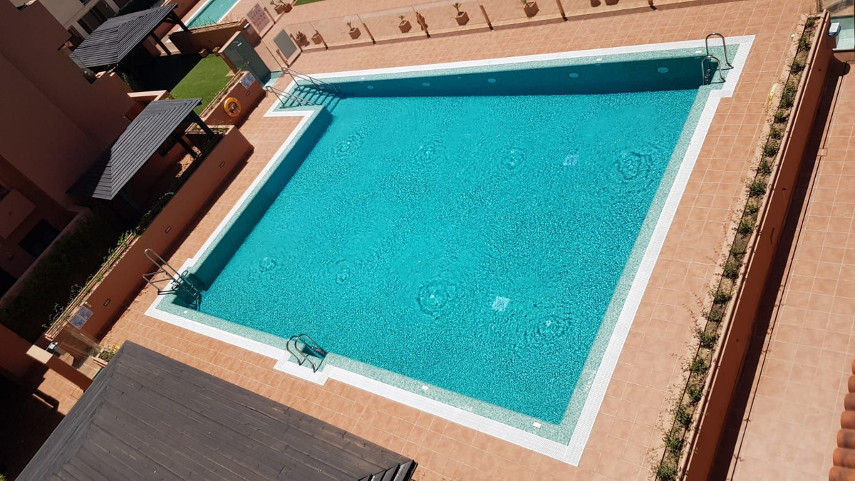 Piso de 4 Dormitorios y 2 Baños en venta en Benalmádena