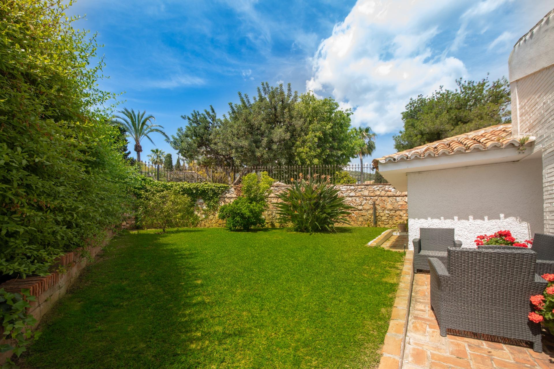 Casa de 5 Dormitorios y 3 Baños en venta en Arroyo de la Miel, Benalmádena