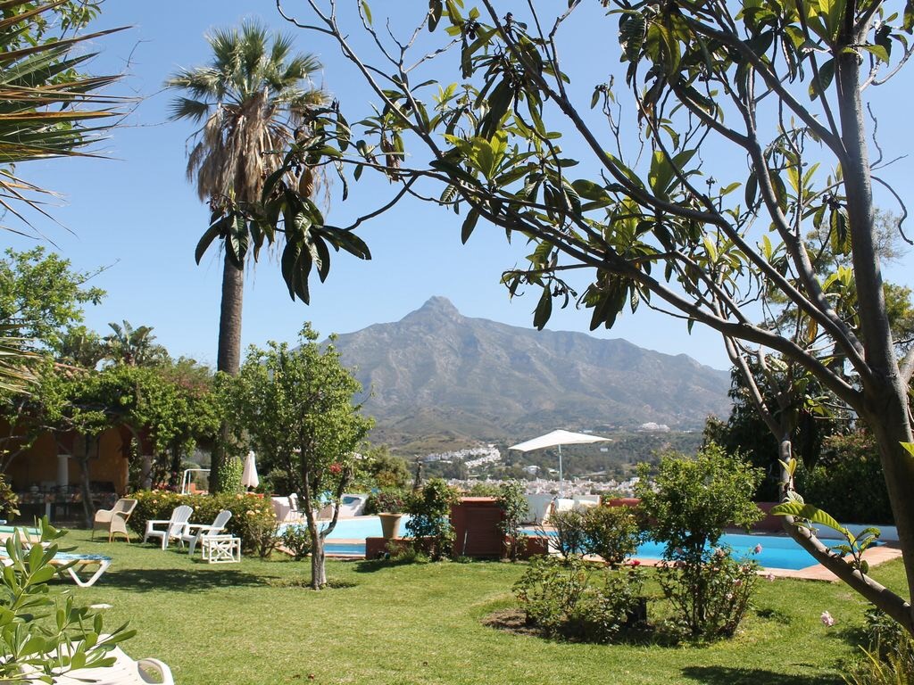 Casa de 4 Dormitorios y 4 Baños en venta en Nueva Andalucía, Marbella