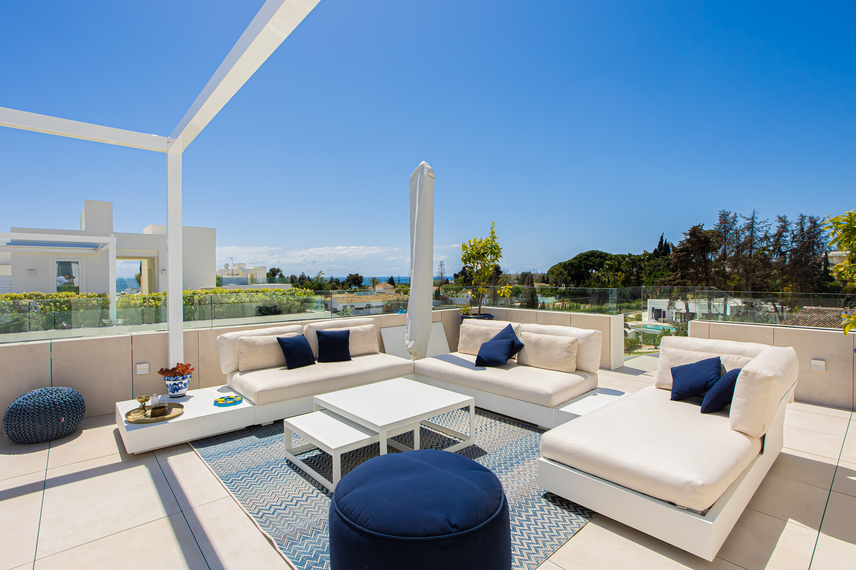 Ático de 3 Dormitorios en venta en Milla de Oro, Marbella