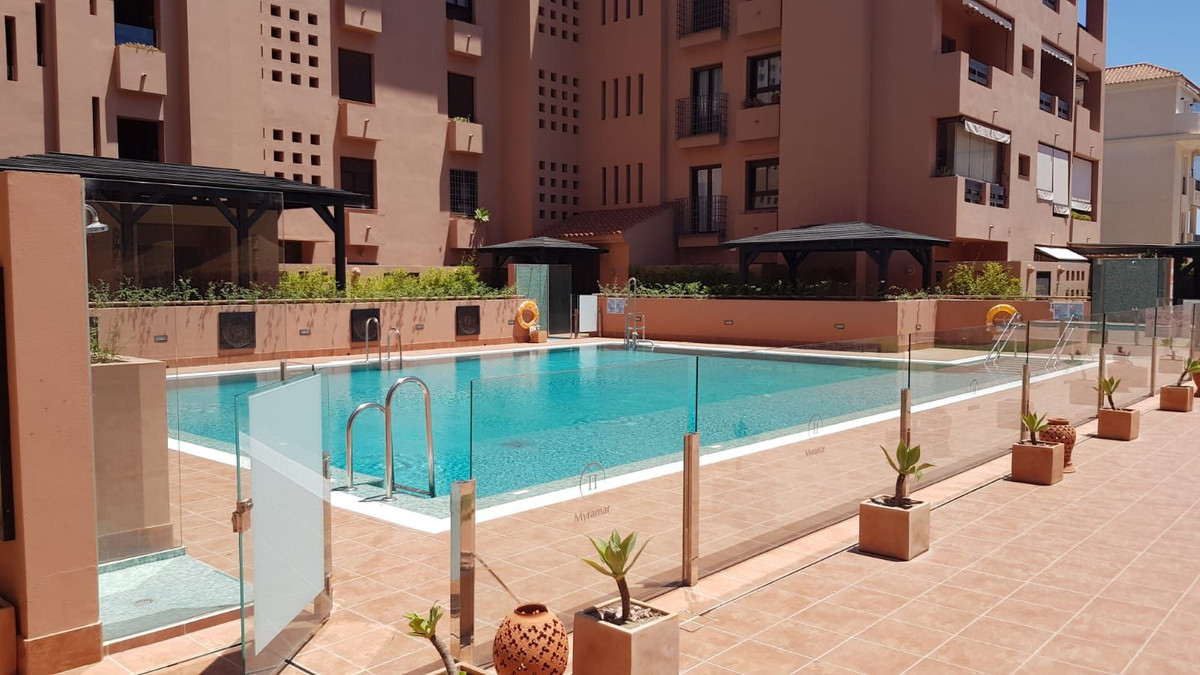 Piso de 4 Dormitorios y 2 Baños en venta en Benalmádena