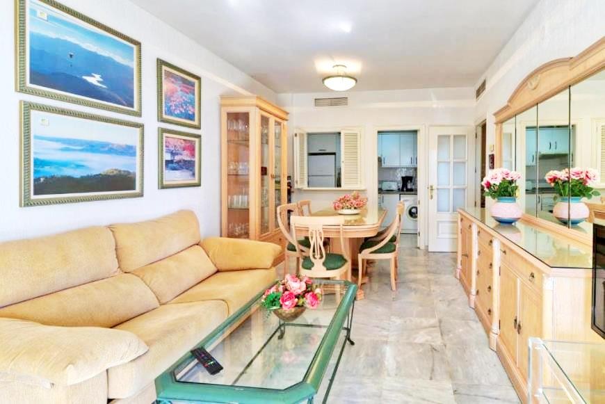 Piso de 2 Dormitorios en venta en Fuengirola