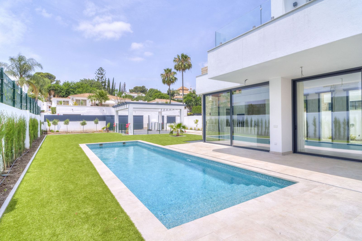 Casa de 6 Dormitorios en venta en Marbella