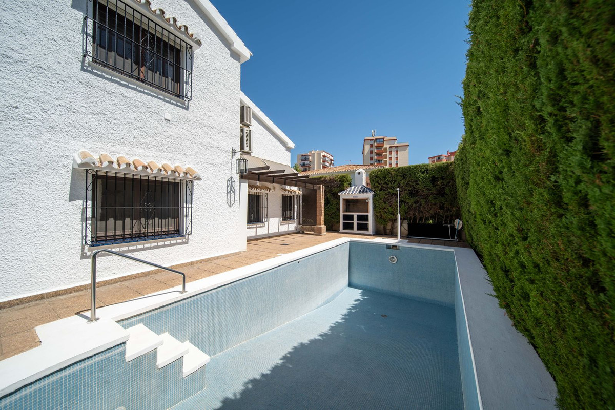 Casa de 3 Dormitorios y 3 Baños en venta en Fuengirola