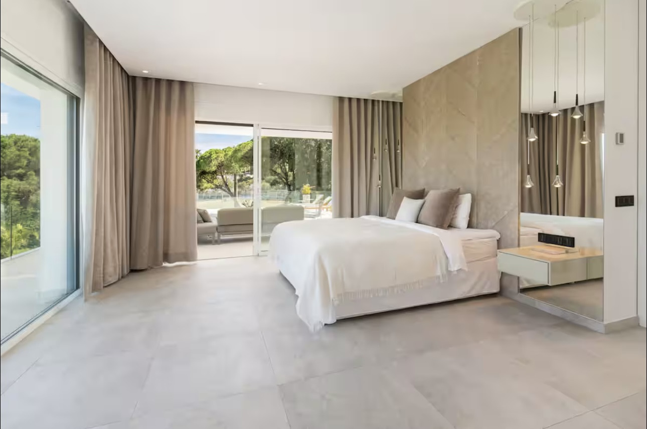 Casa de 5 Dormitorios en venta en Nueva Andalucía, Marbella