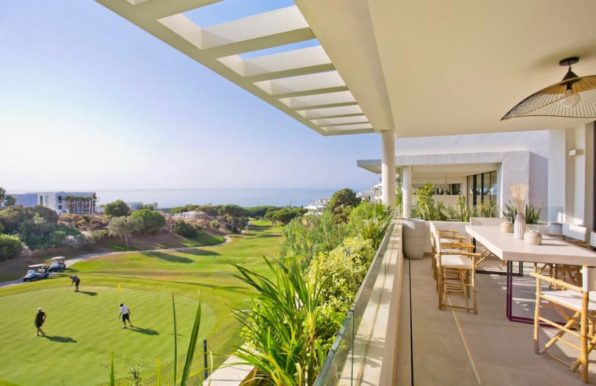Casa Adosada de 3 Dormitorios y 3 Baños en venta en Cabopino, Marbella