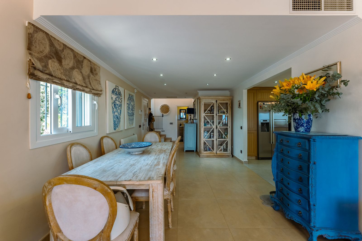 Casa de 4 Dormitorios y 3 Baños en venta en Estepona