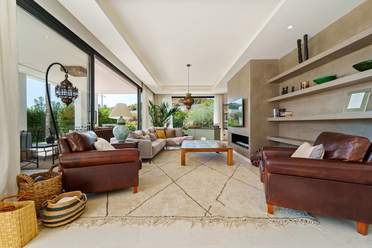 Casa de 6 Dormitorios y 6 Baños en venta en Nueva Andalucía, Marbella