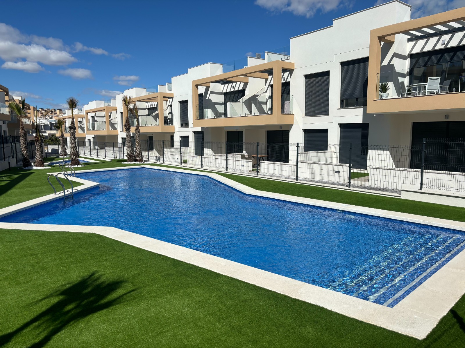 Piso de 2 Dormitorios en venta en Orihuela Costa