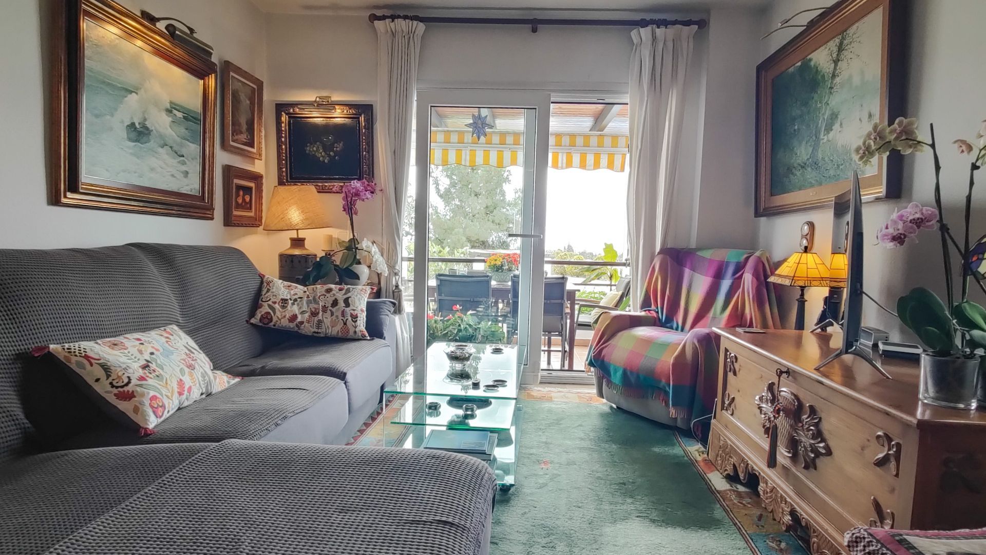 Piso de 2 Dormitorios en venta en Milla de Oro, Marbella