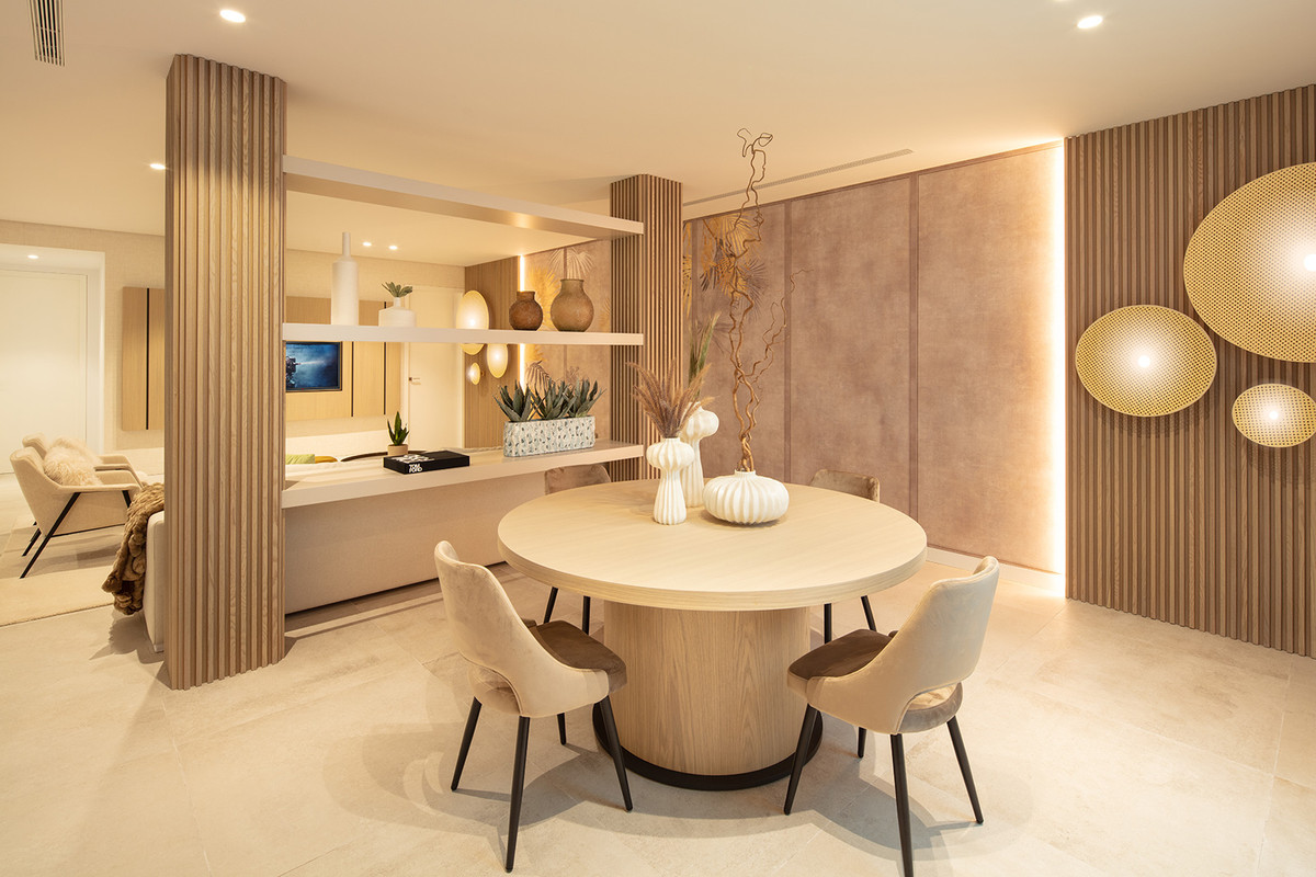 Casa de 5 Dormitorios y 5 Baños en venta en Nueva Andalucía, Marbella