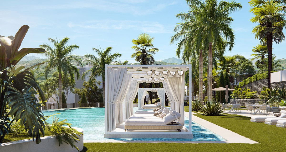 Piso de 3 Dormitorios en venta en Los Monteros, Marbella