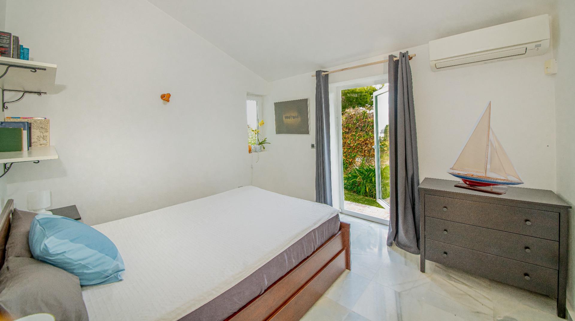 Casa de 5 Dormitorios y 3 Baños en venta en Arroyo de la Miel, Benalmádena