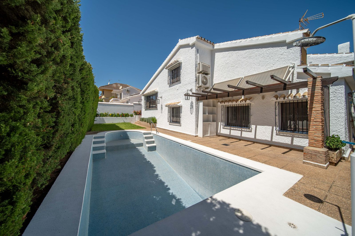 Casa de 3 Dormitorios y 3 Baños en venta en Fuengirola