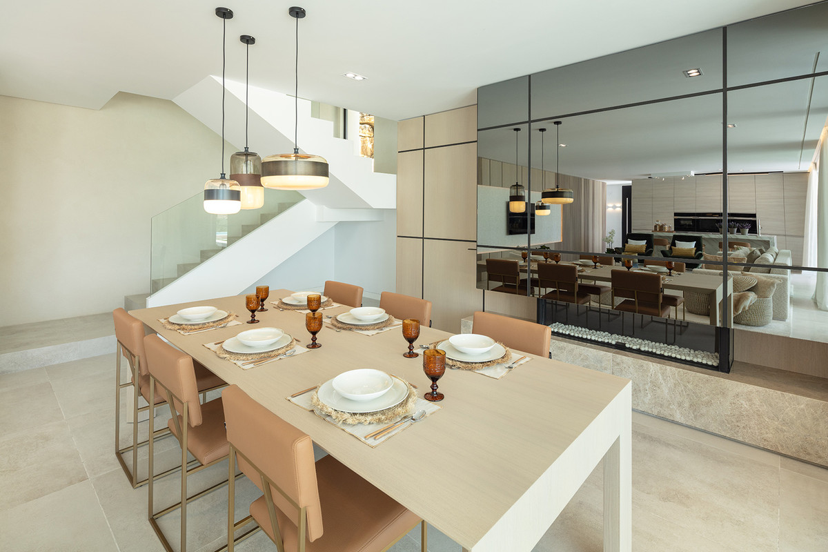 Casa de 5 Dormitorios y 5 Baños en venta en Nueva Andalucía, Marbella