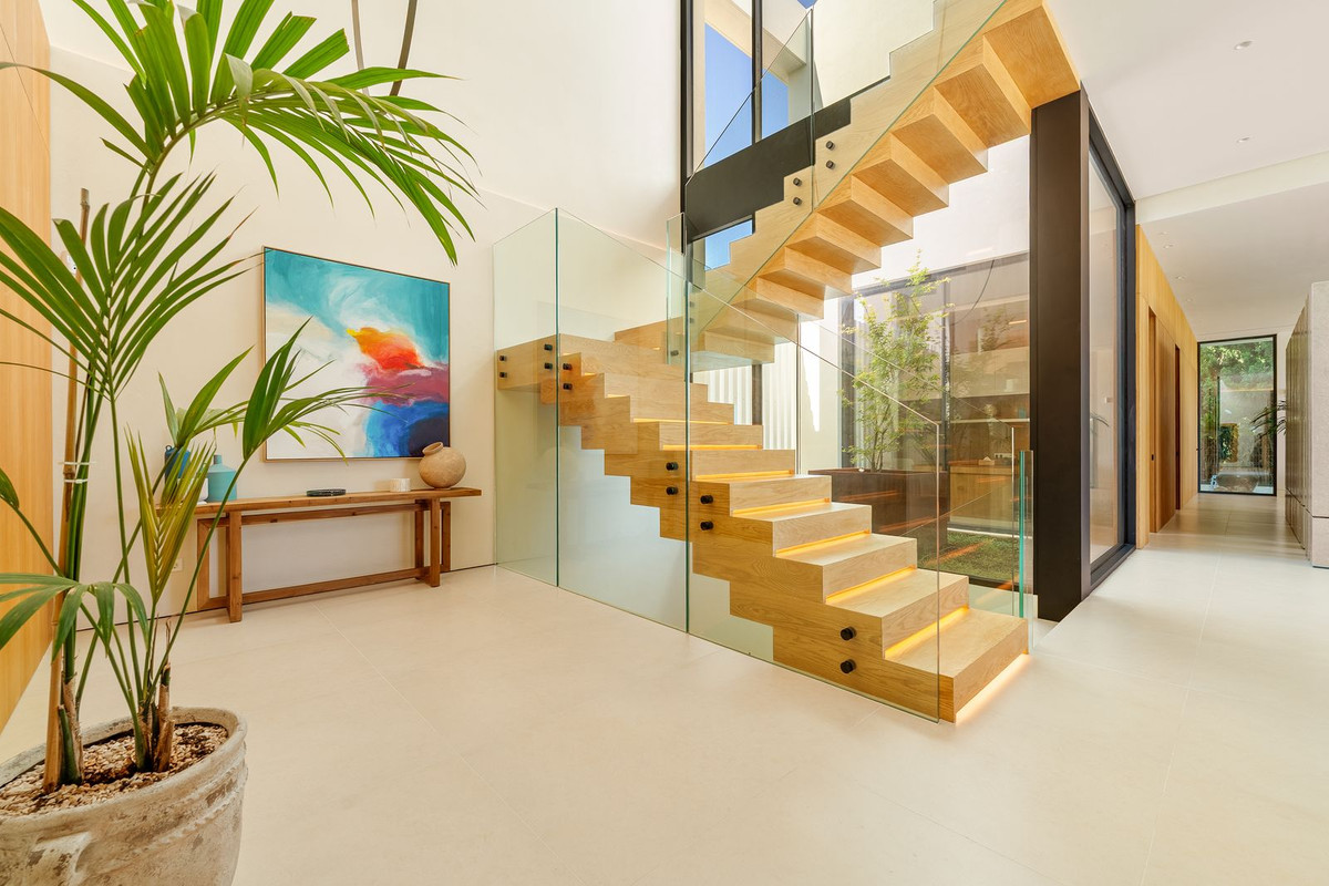 Casa de 6 Dormitorios y 7 Baños en venta en Guadalmina Alta, San Pedro de Alcántara