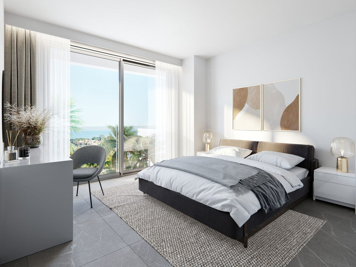 Piso de 3 Dormitorios en venta en Los Monteros, Marbella