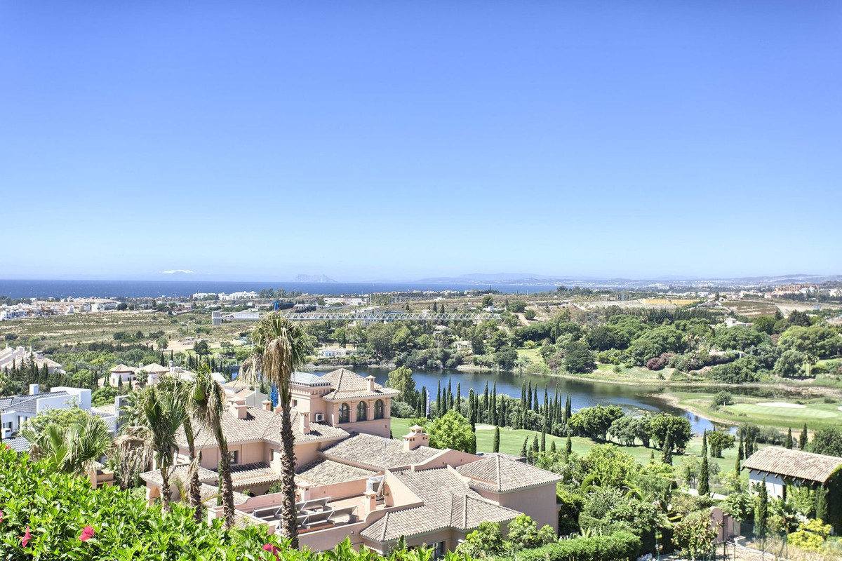 Casa de 4 Dormitorios en venta en Los Flamingos, Benahavís