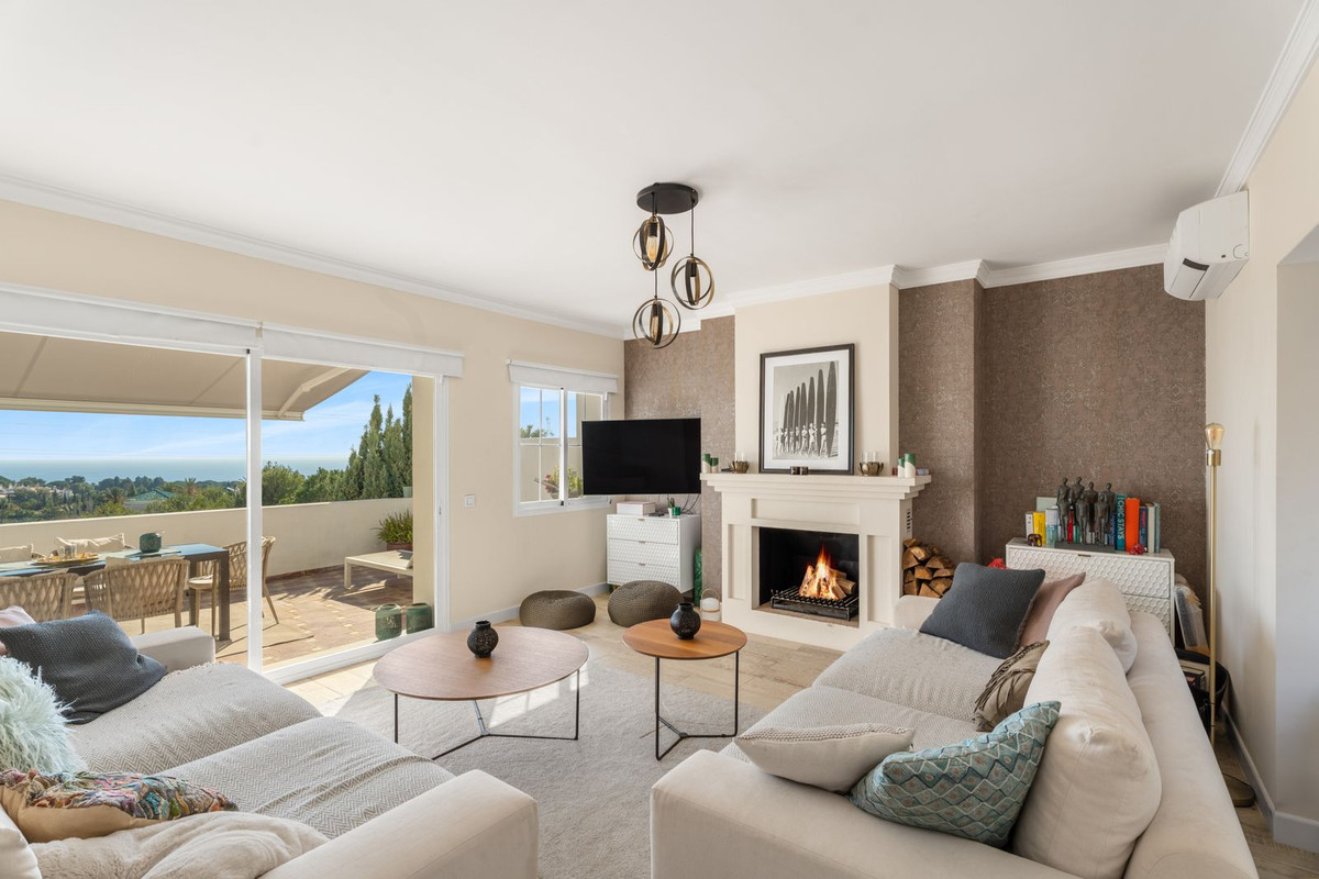 Casa Adosada de 3 Dormitorios en venta en Milla de Oro, Marbella