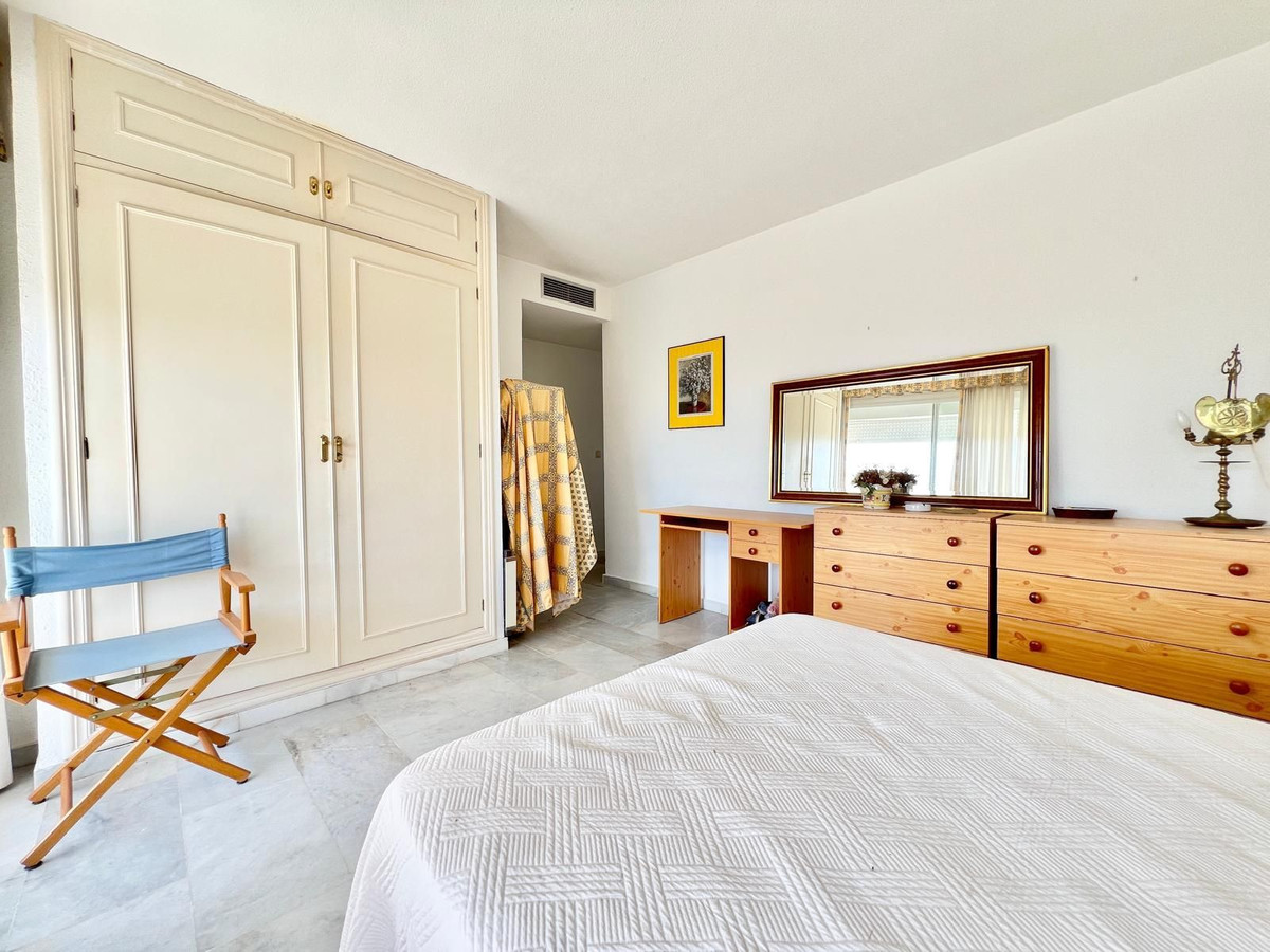 Casa Adosada de 3 Dormitorios en venta en Estepona