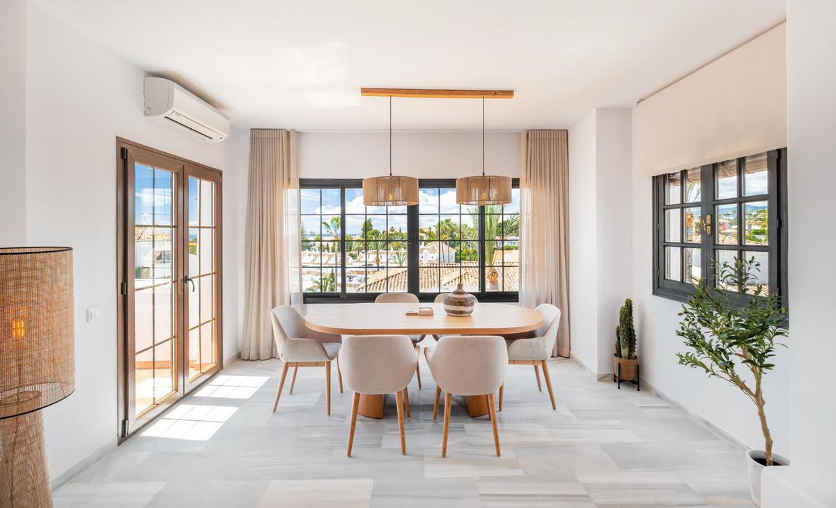 Piso de 3 Dormitorios y 2 Baños en alquiler vacacional en Nueva Andalucía, Marbella