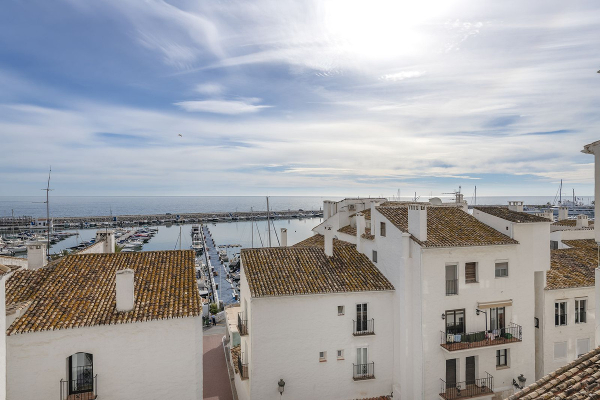 Piso de 2 Dormitorios en venta en Puerto Banús