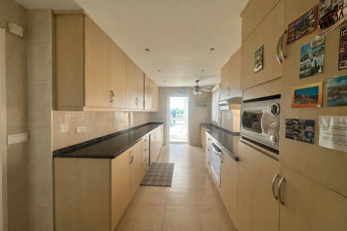 Casa de 3 Dormitorios y 2 Baños en venta en Calahonda