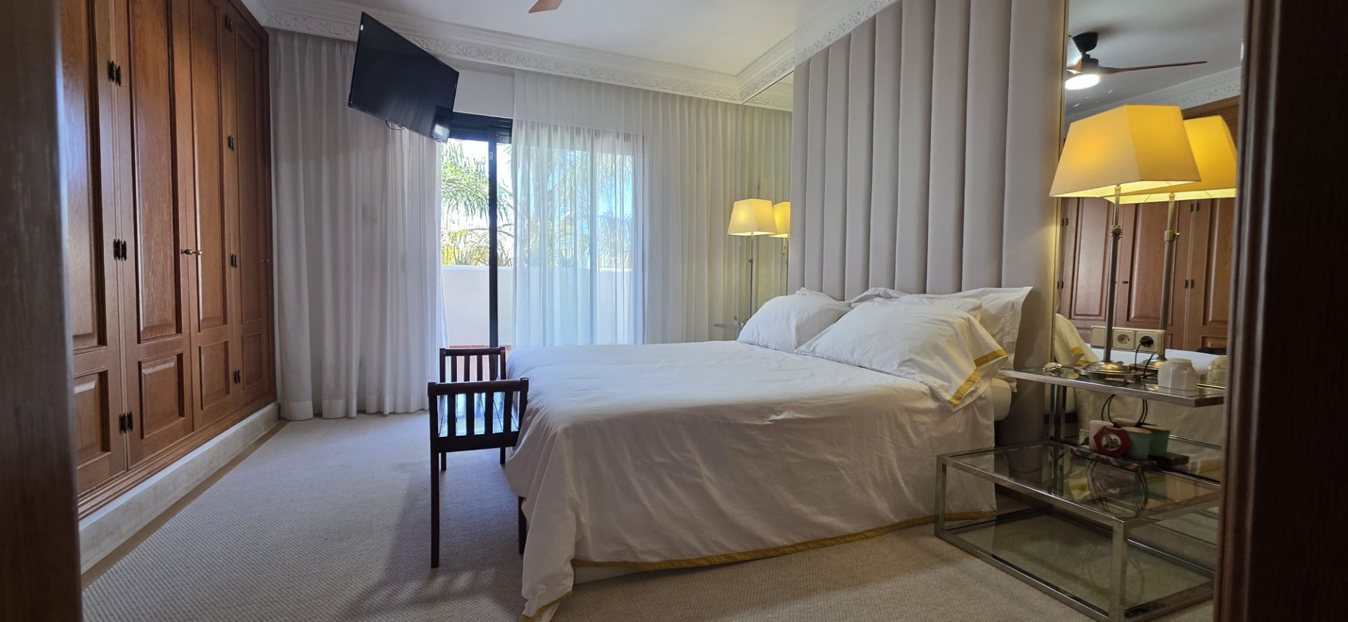 Casa de 4 Dormitorios en alquiler vacacional en Milla de Oro, Marbella